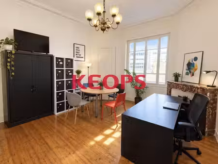 location bureaux 139m²