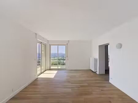 location appartement 3 pièces 87m² fayence 83440