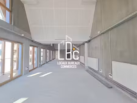 location local professionnel 152m² nantes 44200
