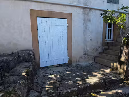 location appartement 24m² rougiers 83170