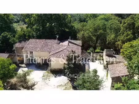 magnifique propriété provençale chargée d'histoire