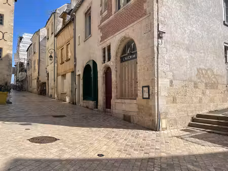 orleans centre historique - t2 de 30.70m- petite copropriété