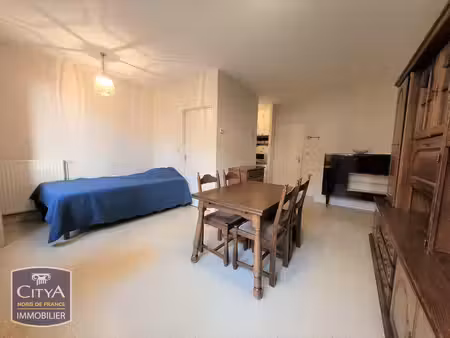 a louer - studio meuble - 32m²