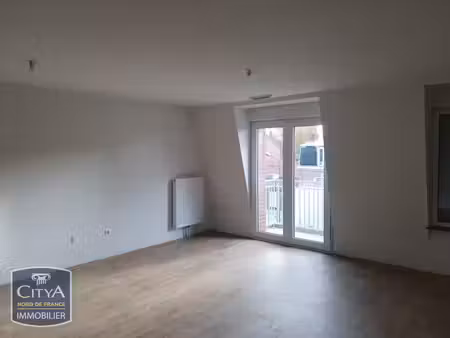 appartement de trois pieces en residence