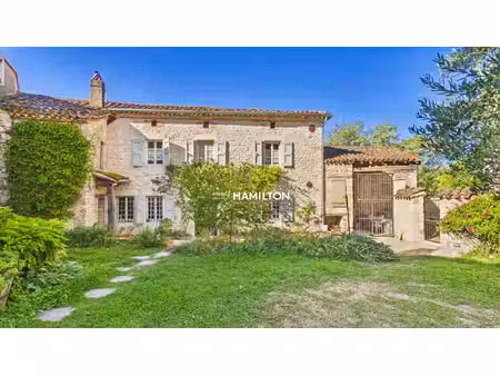 maison en pierre chargée d'histoire avec piscine à 10 km d'albi