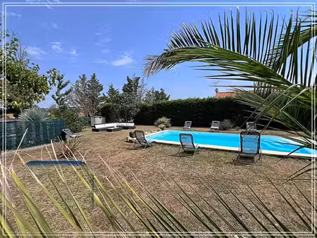 belle maison familiale de 186 m2 avec piscine  studios indépendants et grand terrain...