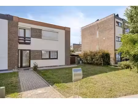 maison 3-façades avec 3 chambres  garage et jardin