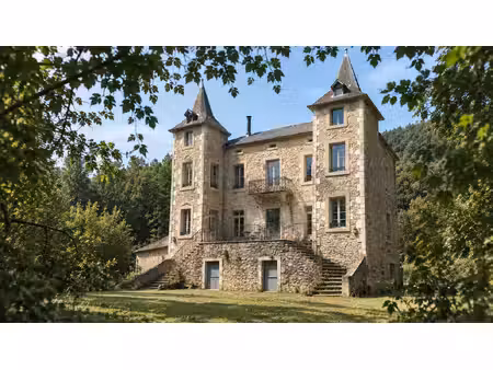 ancien moulin entièrement rénové - un lieu rare au coeur du lot