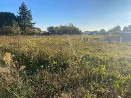 vente terrain à bazoges-en-paillers (85130) : à vendre / bazoges-en-paillers