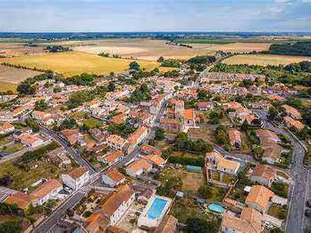 vente terrain aux magnils-reigniers (85400) : à vendre / les magnils-reigniers