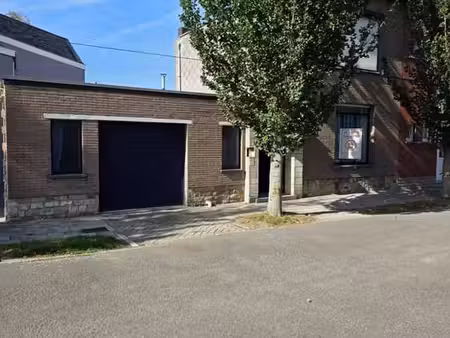 dans une impasse...et en plus à peutie...
