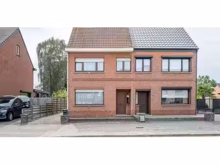 te renoveren woning met 3 slpk te mol-ginderbuiten