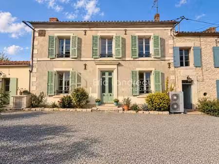 vente maison 8 pièces 178 m² à saint-hilaire-la-palud (79210)  315 000 €