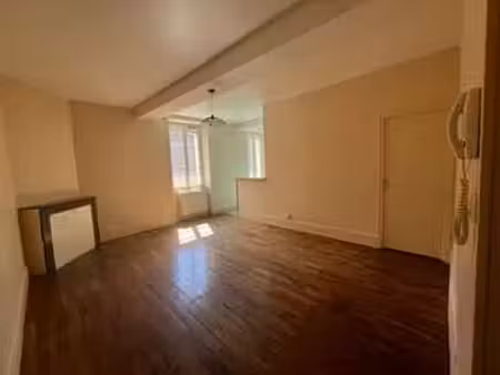 location appartement 3 pièces à cosne-cours-sur-loire (58200) : à louer 3 pièces / 76m² co
