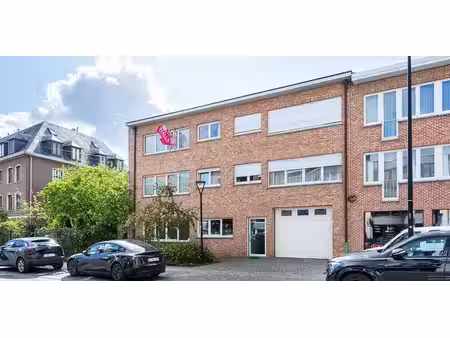 appartement à vendre à hove pour € 275.000 avec 2 chambres à coucher