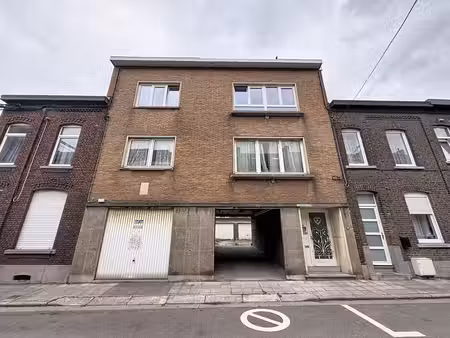 immeuble de rapport de +/- 223m² avec 2 logements reconnus +