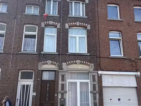 belle maison 2 façades à proximité de toutes les commodités