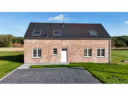 magnifique maison neuve 3 façades dans un coin champêtre