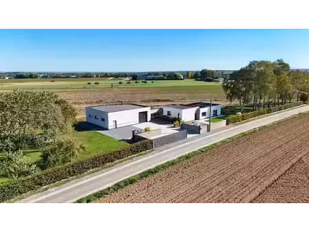 villa d'architecte avec atelier professionnel - 368m²