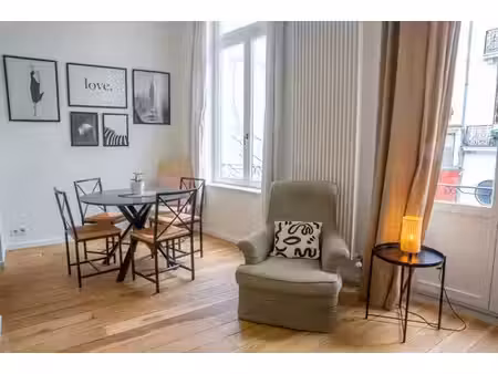 rare à la vente – grand 1 chambre de 71 m² – adresse premium