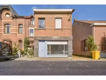 woning met 3 slaapkamers en polyvalente voorruimte.