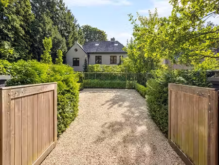 charmante villa rénovée dans un environnement verdoyant à w