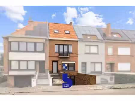 instapklare woning met garage  tuin en mogelijkheid 4 kamers