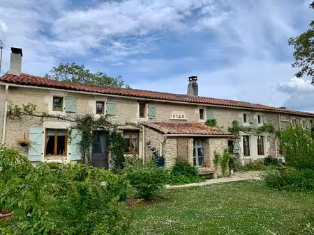 charente - proche verteuil-sur-charente - maison et maison d'amis - 13 pièces