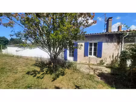 maison ancienne avec charme et potentiel