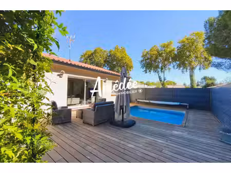 campsas - maison de plain-pied récente avec piscine  terrasses 