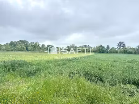 terrain de plus de 8000 m2 aux portes de niort !