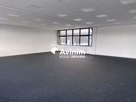 location bureaux villejuif 94800 142m²