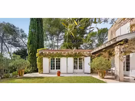 maison avec piscine et jardin châteauneuf-le-rouge (13)