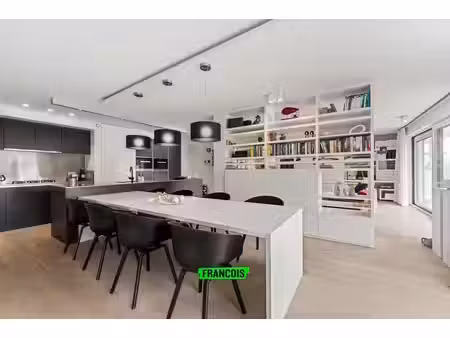 appartement unique de trois chambres avec des finitions lux…