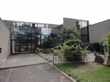 tres grand appart. (150 m²) au rez - 2 ch - jardin privatif
