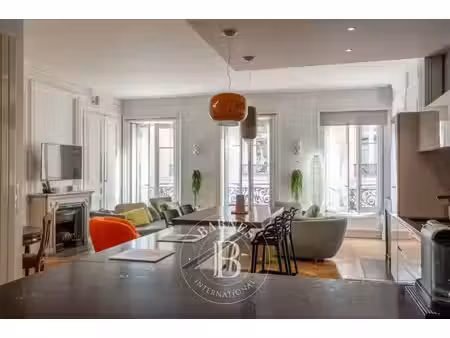 lyon 1er – rue longue – appartement de caractère de 117 35 m² avec cave et deux greniers