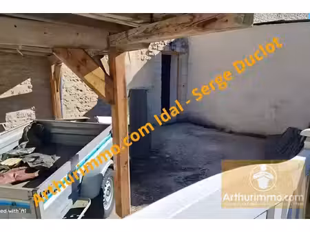 maison de village de plain-pied avec cour de 40 m² env
