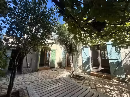 rare à la vente  maison en ville!