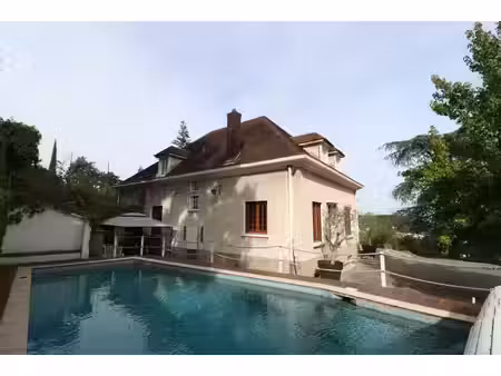maison individuelle 250m2 sur terrain arboré 1300m2