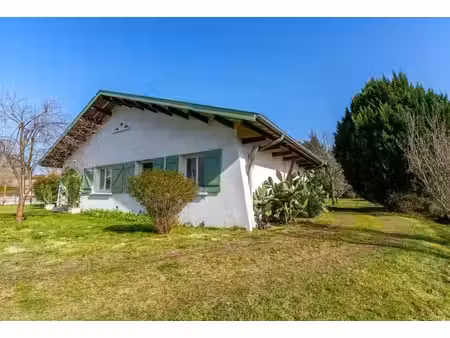 une maison pleine de potentiel au calme