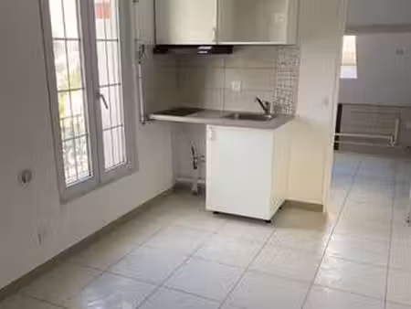 location appartement t1 à villeneuve-le-roi (94290) : à louer t1 / 20m² villeneuve-le-roi