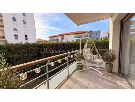 t2 de 43 m2 avec terrasse et parking résidence récente