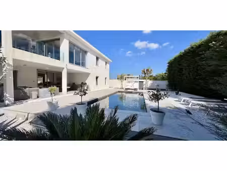 maison avec piscine bédarrides (84)