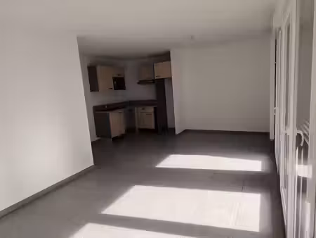 t3 récent 59 m2 balcon 8 61m2 garage fermé bonneville 74130