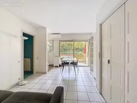 studio 1 pièce 23 m²