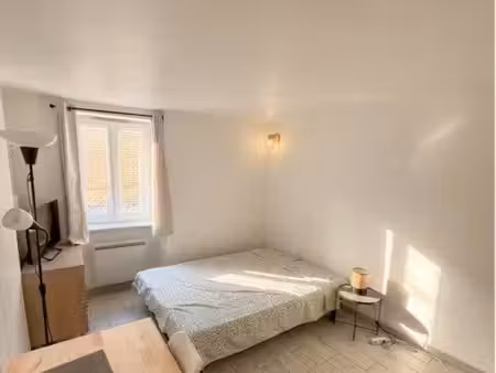 studio de 22m2 - centre historique de conflans à côté des transports