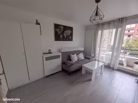 location studio evry 25m2