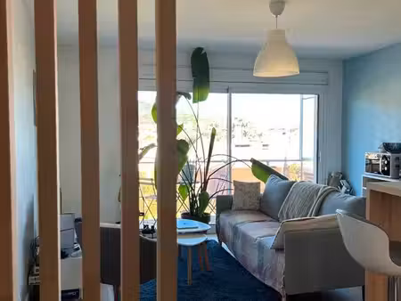 t2 meublé rénové – 39 m² – 2 balcons – belle vue – lumineux - ■royat