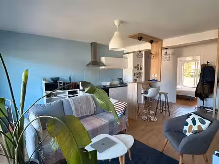 t2 rénové et meublė / 38 m²/ 2 balcons – royat - ■royat