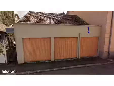 garage / box